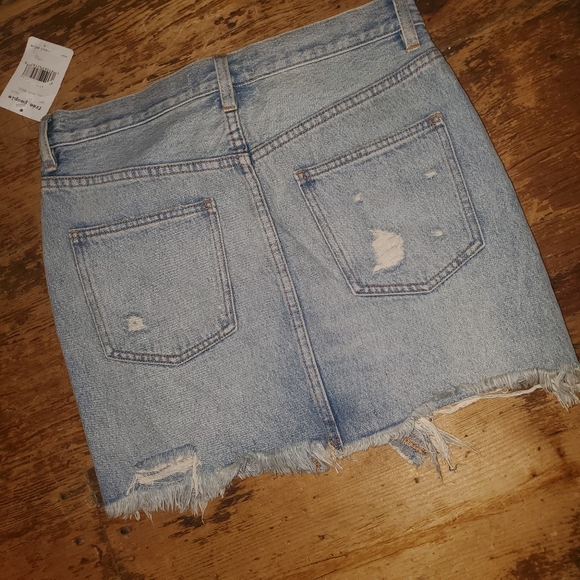We The Free People destroyed distressed Shredded denim jean mini skirt NWT 26 - Picture 7 of 9